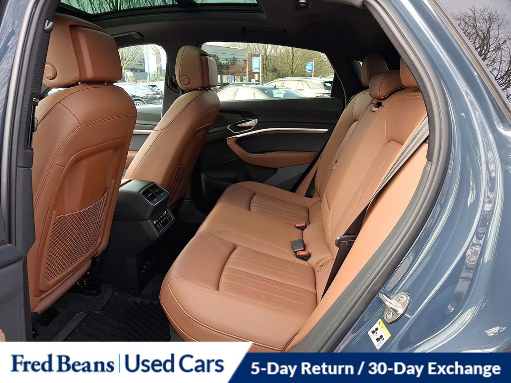 Used 2023 Audi e-tron Premium image 12