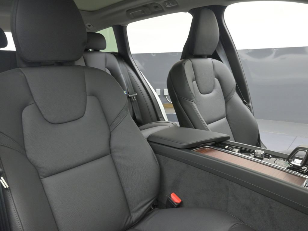 New 2026 Volvo V60 B5 Cross Country Plus w/ Protection Package Premier image 13