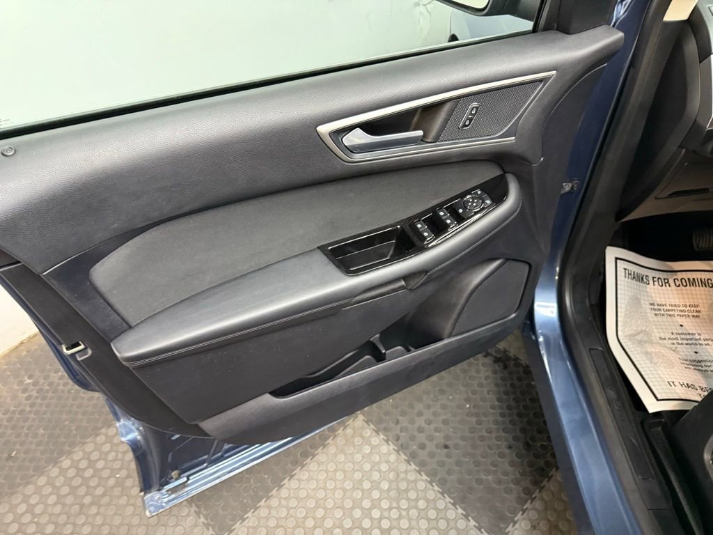 Used 2019 Ford Edge SEL image 17