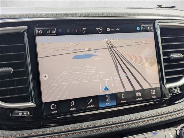 New 2026 Chrysler Pacifica Pinnacle image 13