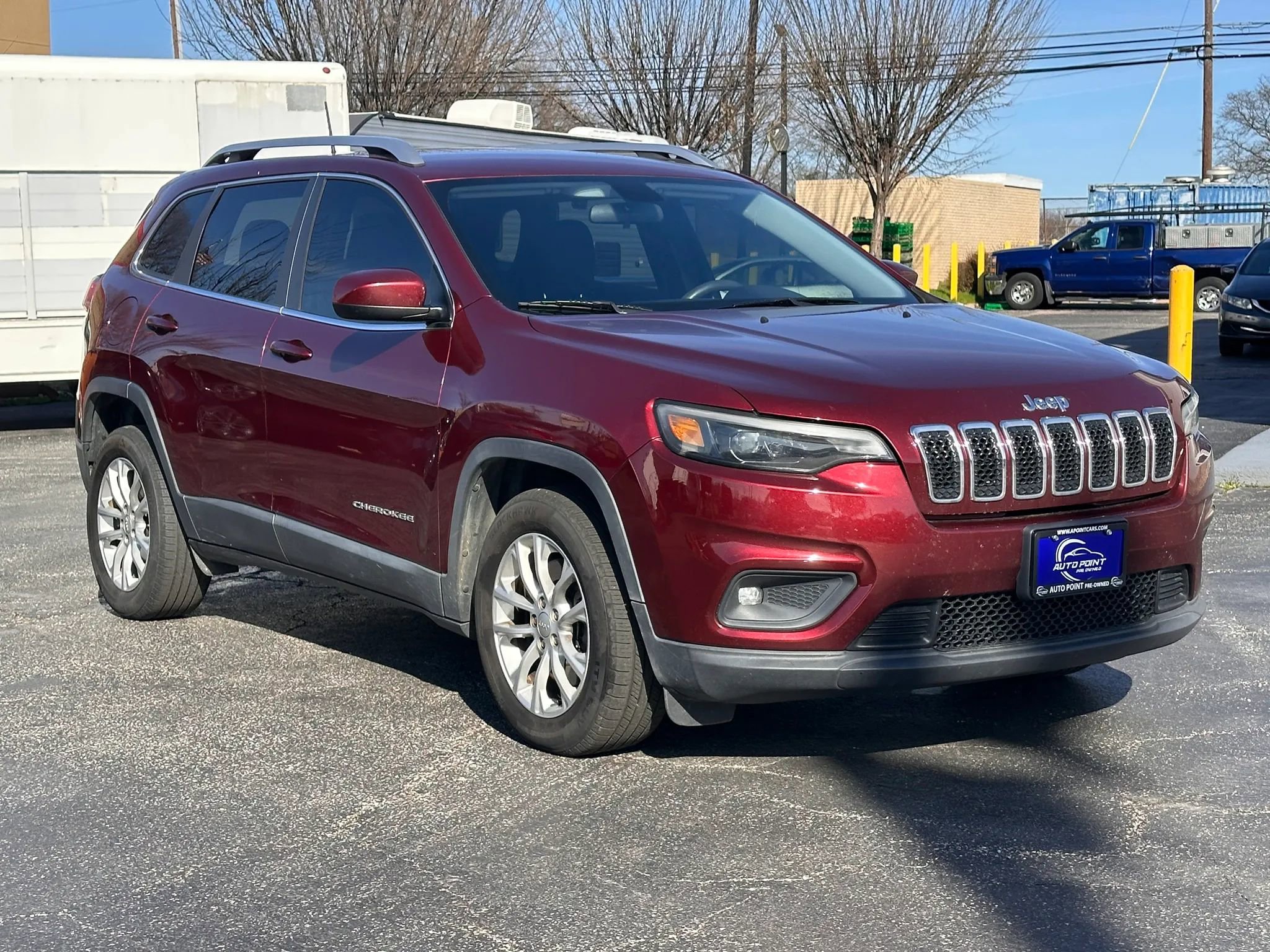Used 2019 Jeep Cherokee Latitude w/ Popular Appearance Group image 3