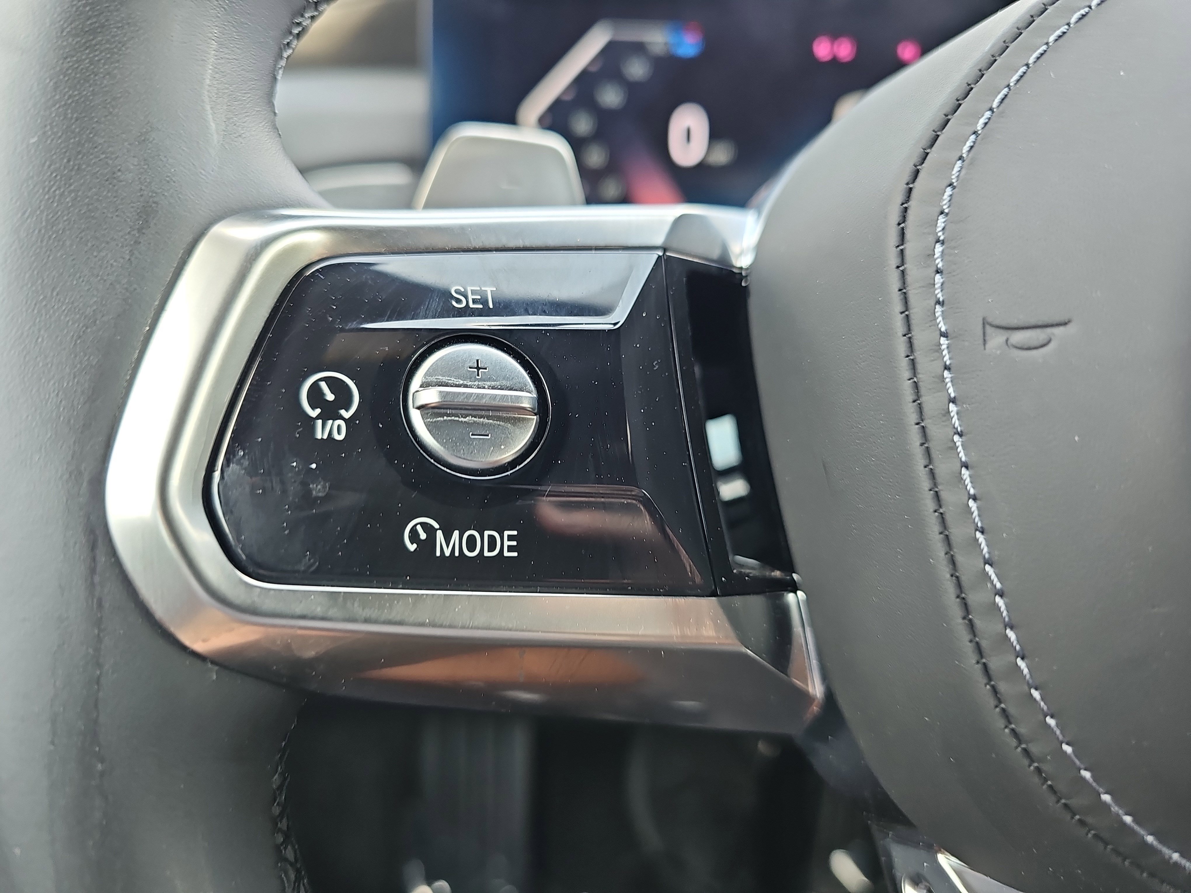 Certified 2025 BMW 750e xDrive image 19