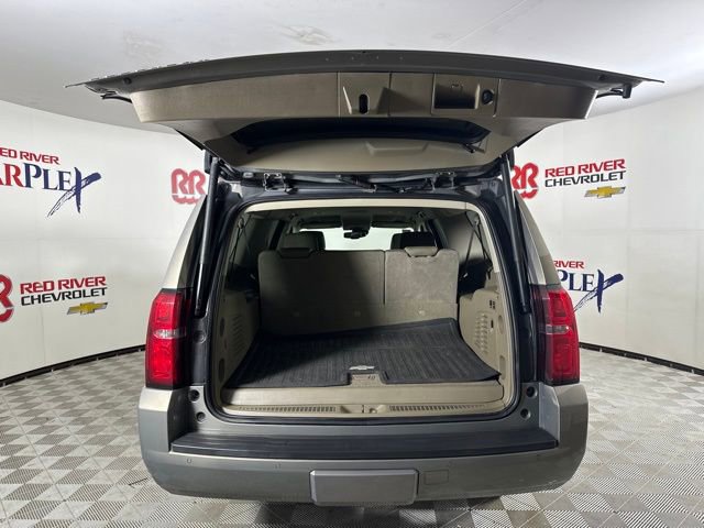 Used 2019 Chevrolet Suburban LT w/ Luxury Package image 8