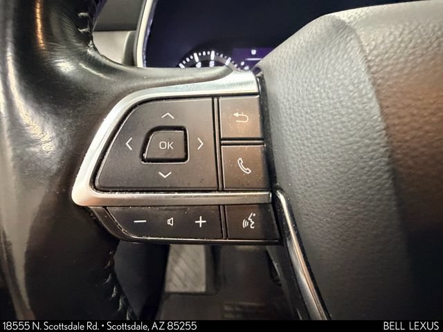 Used 2021 Toyota Highlander Limited FWD image 21