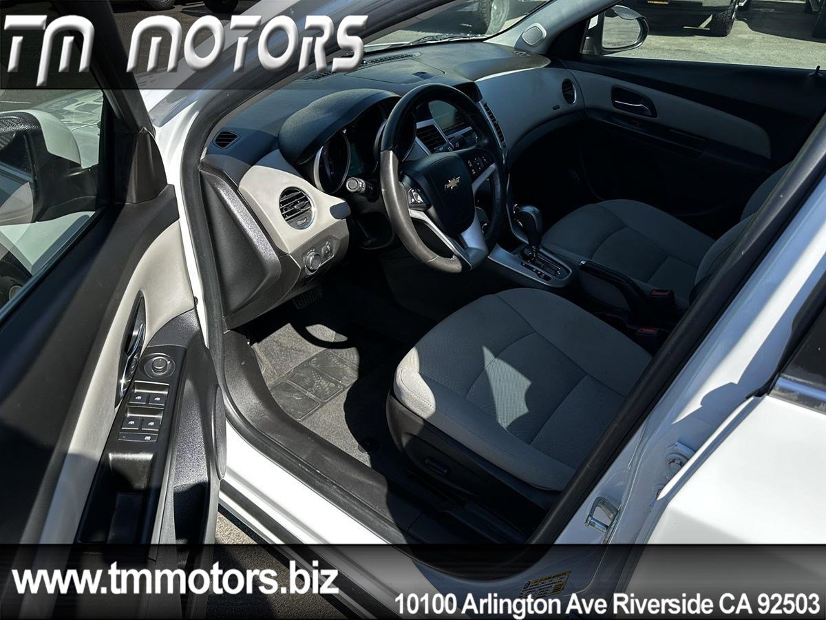 Used 2014 Chevrolet Cruze LT image 6