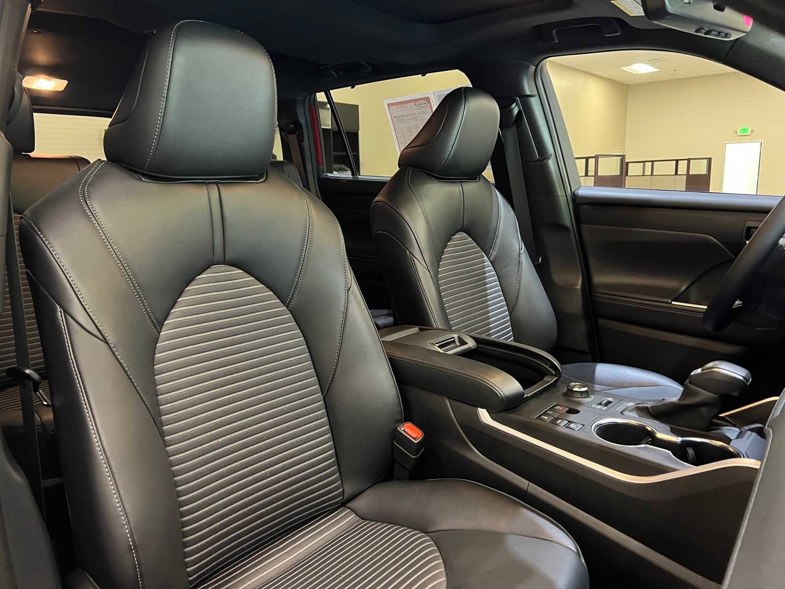 Certified 2024 Toyota Highlander XSE image 14