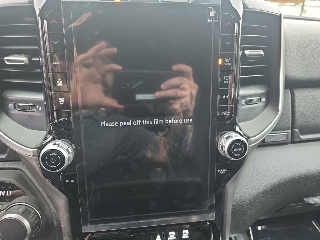 New 2026 RAM 1500 4x4 Crew Cab image 23