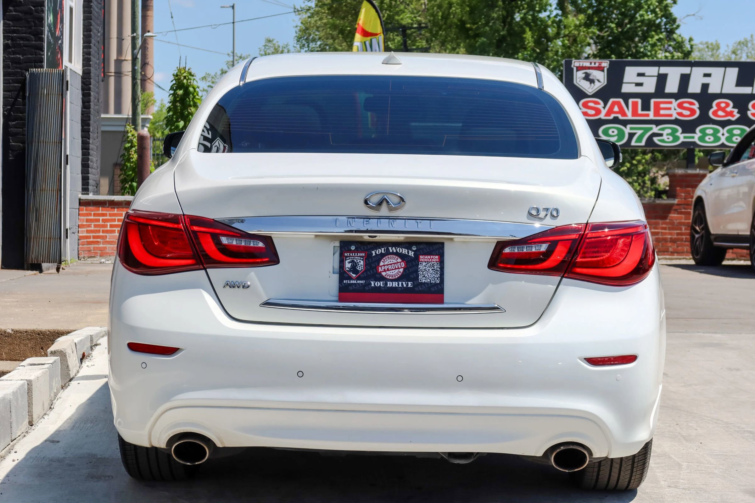 Used 2015 INFINITI Q70 3.7 AWD/4WD image 7