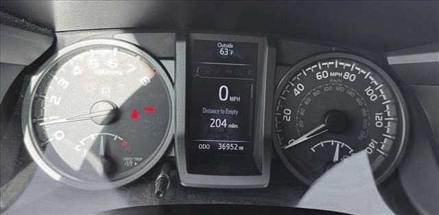 Used 2017 Toyota Tacoma TRD Off-Road w/ Premium & Technology Package image 11