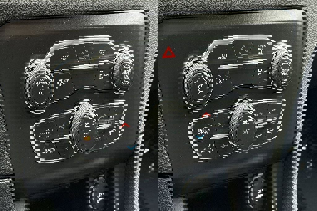 Used 2021 Dodge Charger SXT w/ Leather Interior Group image 16