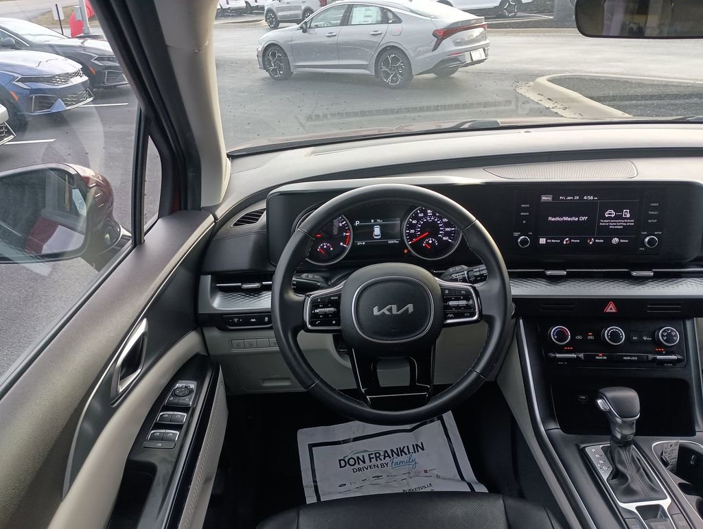 Used 2024 Kia Carnival LX image 20