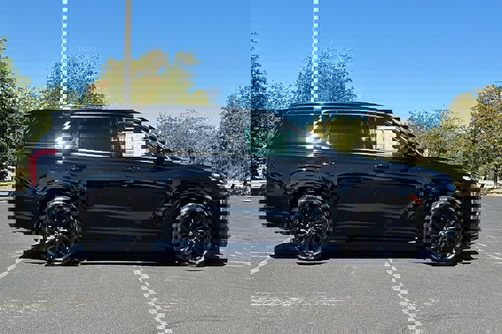 Used 2025 Hyundai Palisade Calligraphy image 3