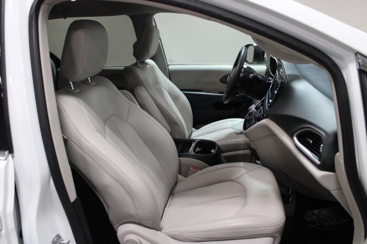 Used 2021 Chrysler Voyager Lxi FWD image 22