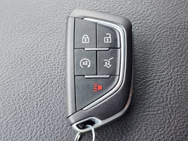 Used 2025 Cadillac XT4 Premium Luxury FWD image 36