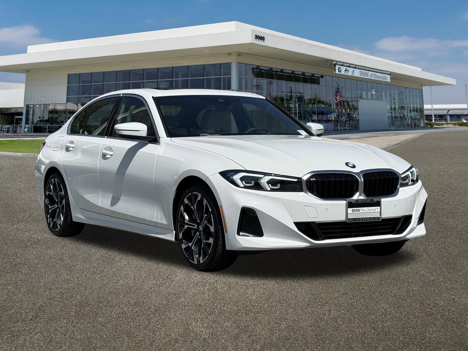 Certified 2025 BMW 330i Sedan RWD image 2