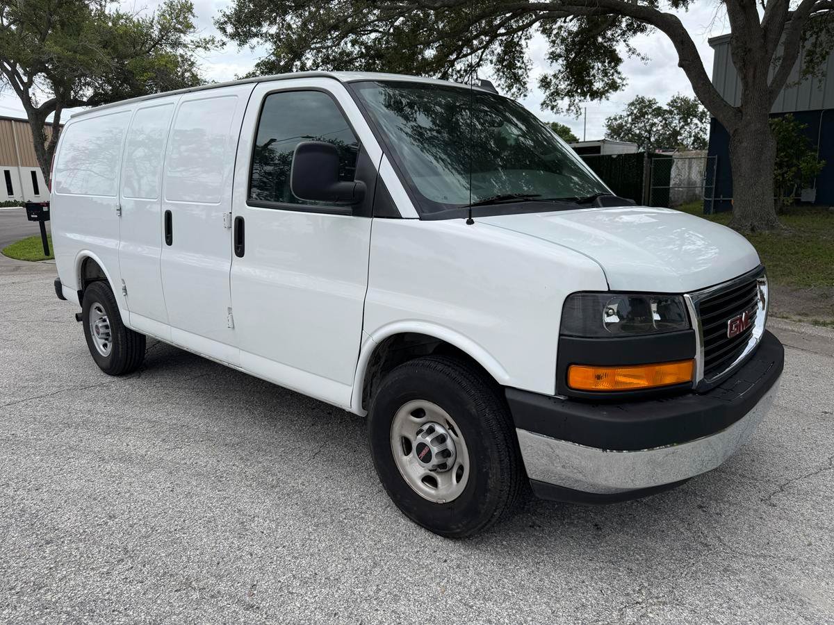 Used 2025 GMC Savana 2500 w/ Driver Convenience Package RWD image 2