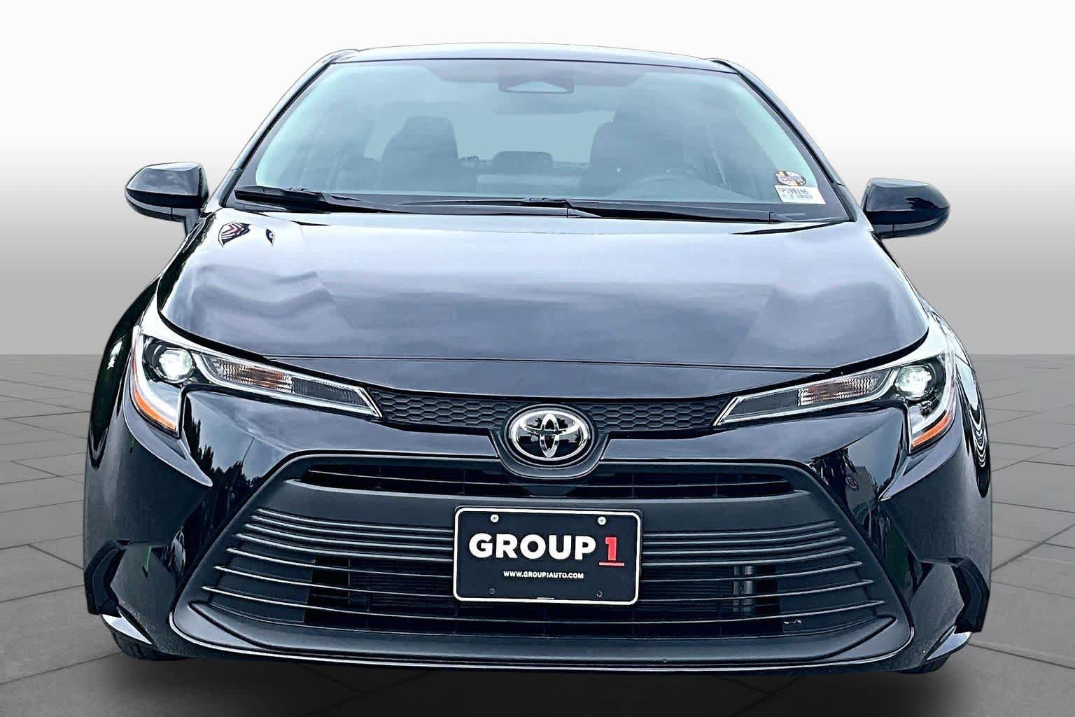 Used 2026 Toyota Corolla LE w/ LE Premium Package FWD image 4