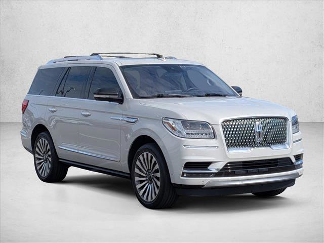 Used 2019 Lincoln Navigator Reserve image 3