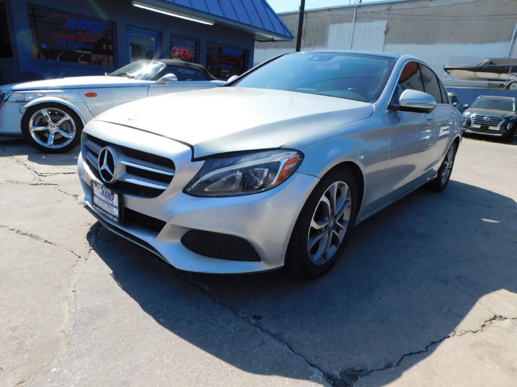 Used 2015 Mercedes-Benz C 300 Sedan image 3