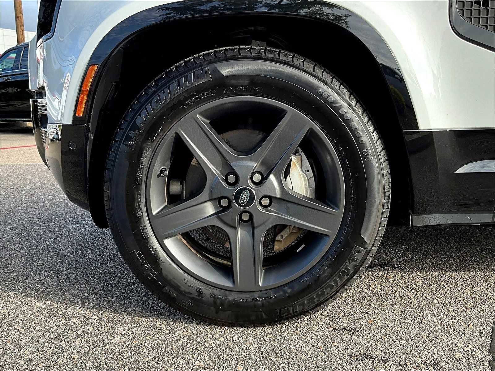 Used 2024 Land Rover Defender 90 X-Dynamic SE image 7