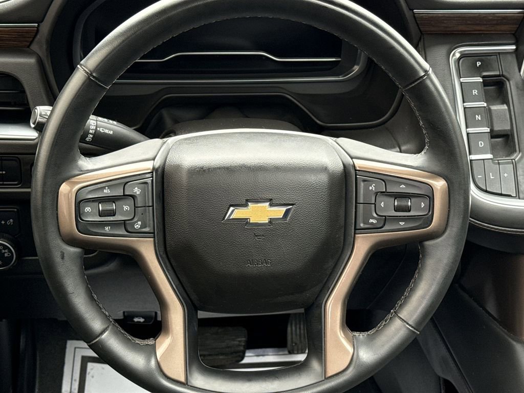 Used 2023 Chevrolet Suburban High Country image 11
