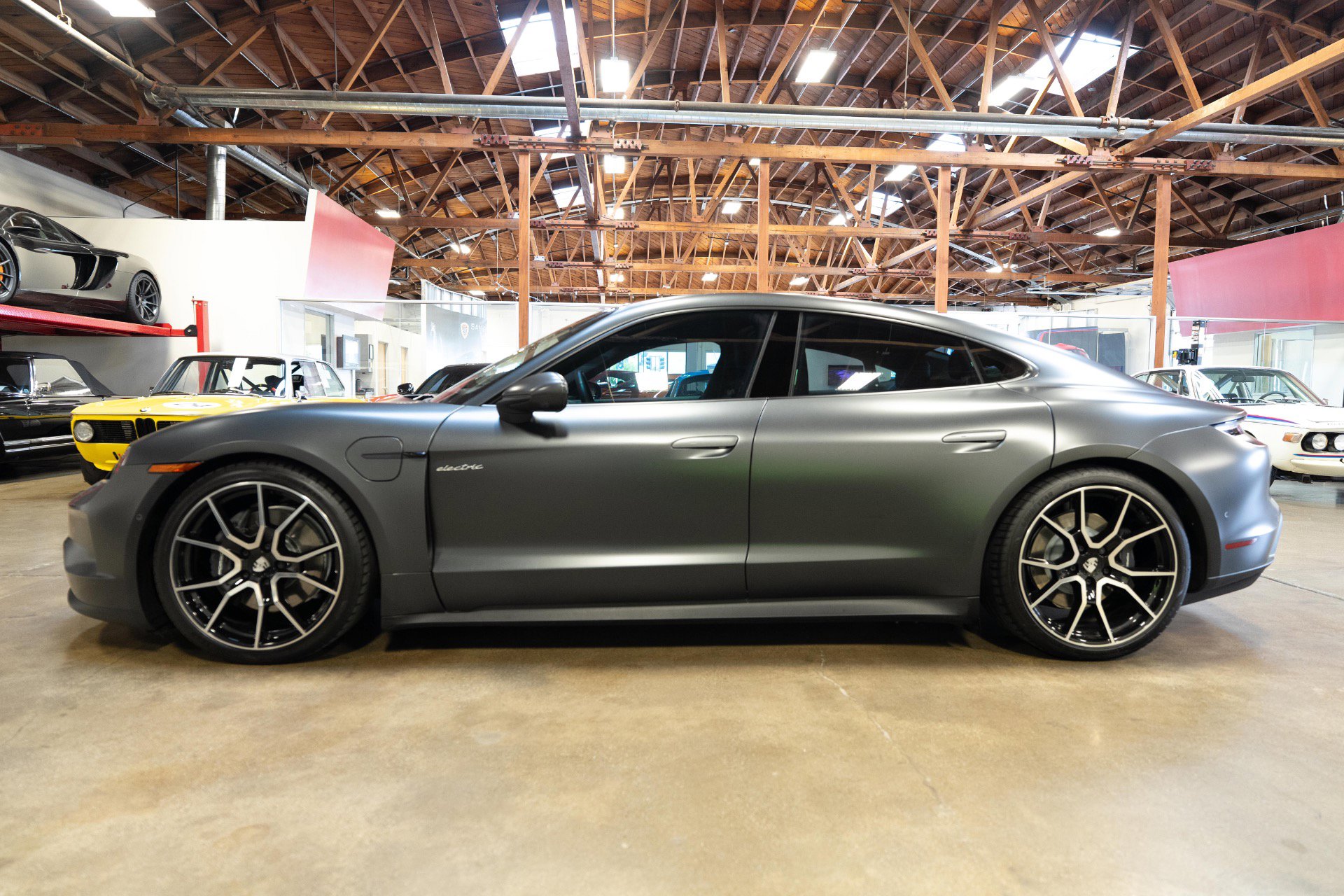 Used 2025 Porsche Taycan RWD image 57