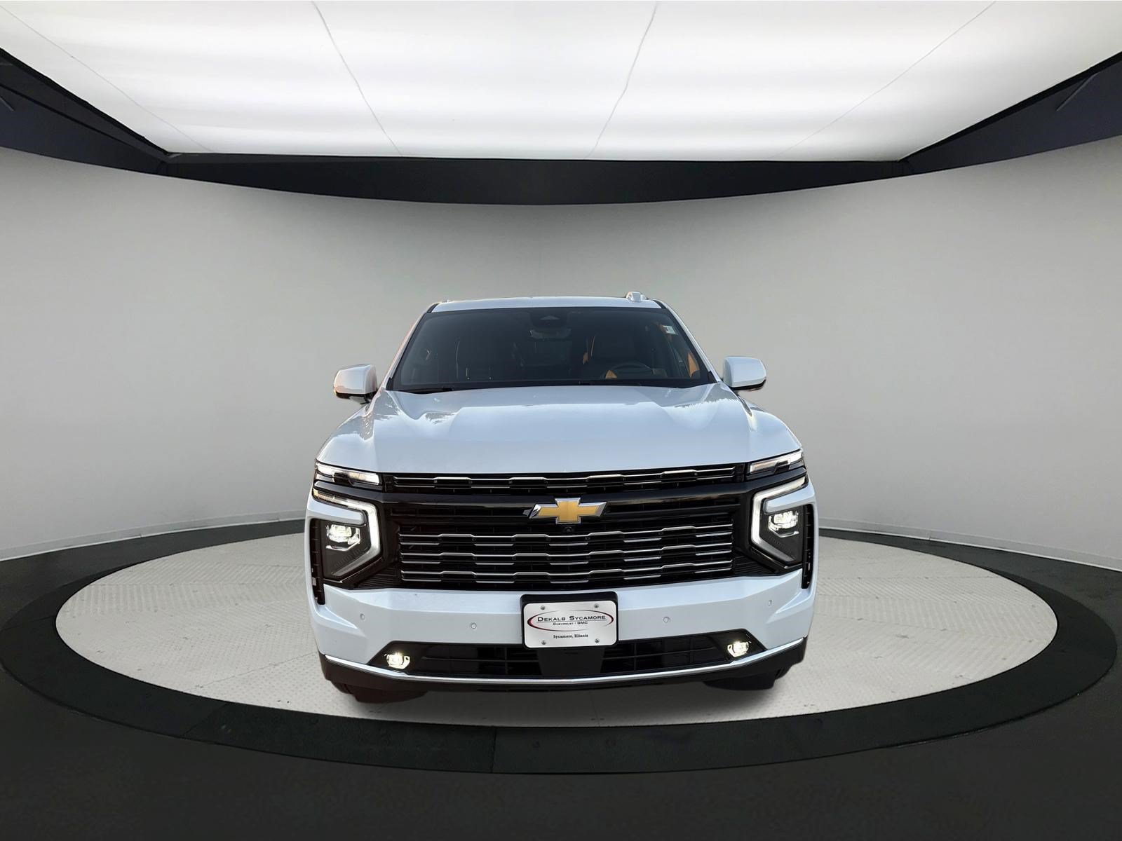 Used 2026 Chevrolet Tahoe High Country AWD/4WD image 2