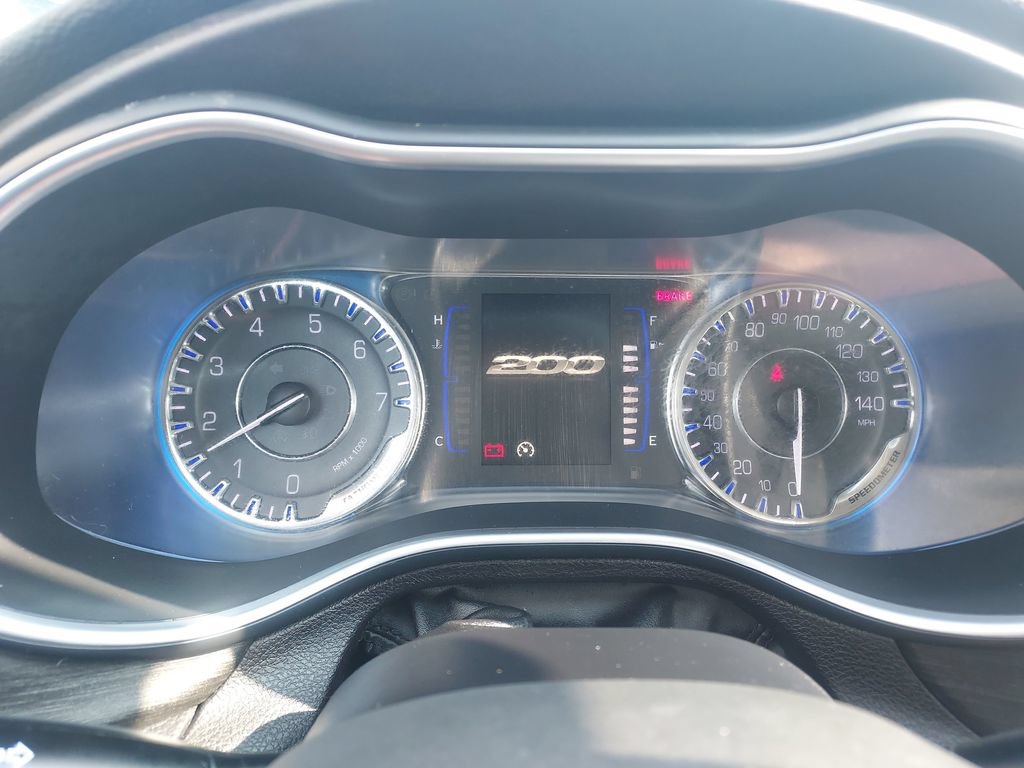 Used 2016 Chrysler 200 Limited FWD image 12