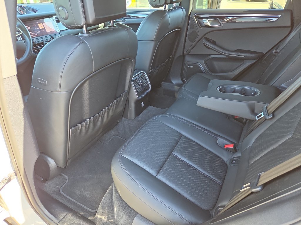 Used 2021 Porsche Macan AWD/4WD image 30
