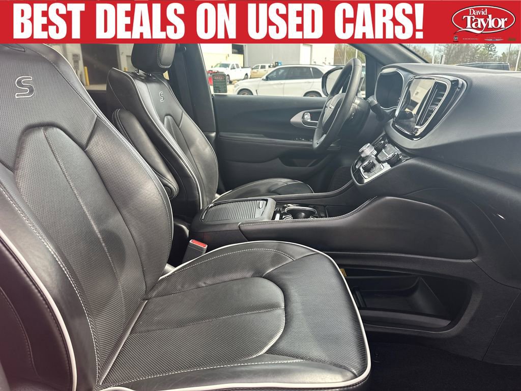 Used 2025 Chrysler Pacifica Limited FWD image 26