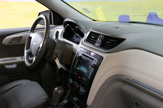 Used 2017 Chevrolet Traverse LT FWD image 10