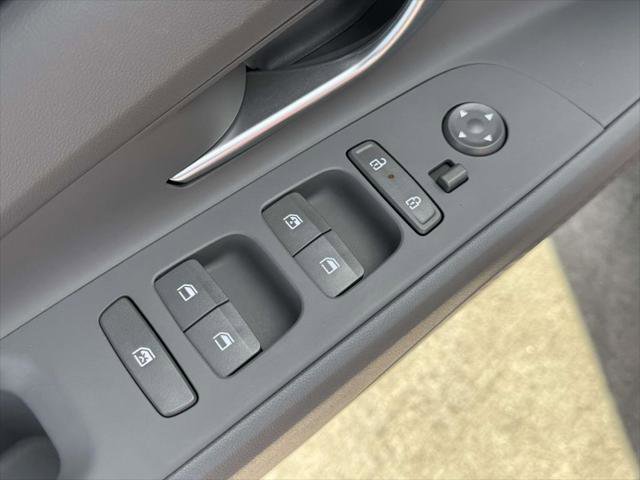 Certified 2025 Hyundai Elantra SEL image 15