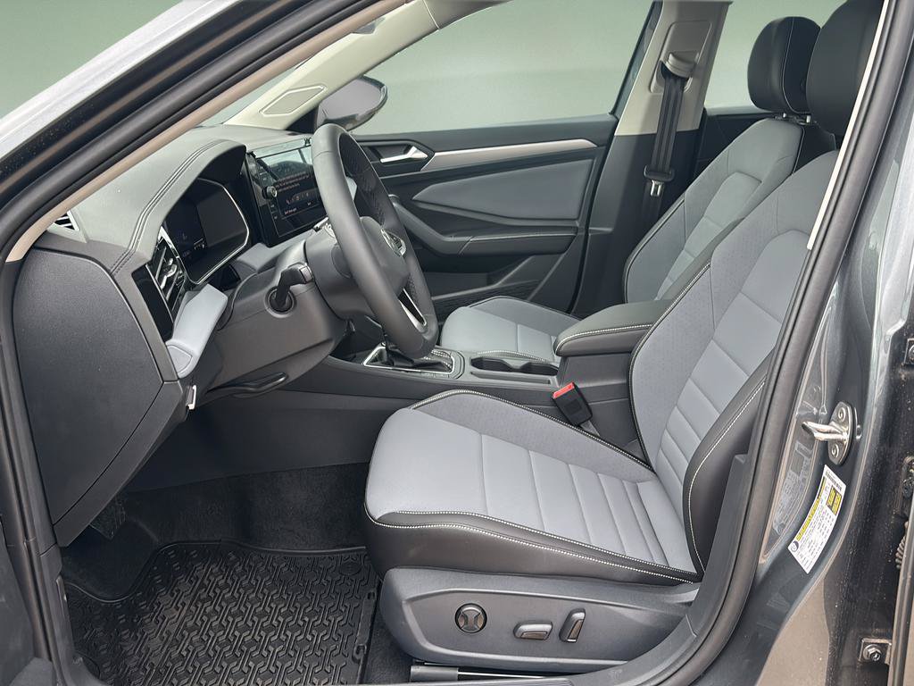 New 2026 Volkswagen Jetta SE FWD image 20