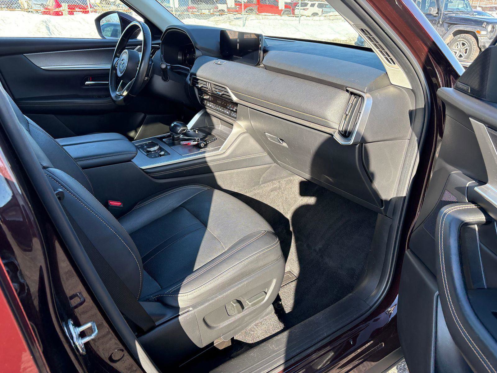 Used 2024 MAZDA CX-90 Plug-In Hybrid w/ Premium Pkg image 10