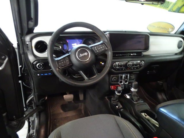 Certified 2024 Jeep Wrangler Unlimited AWD/4WD image 5