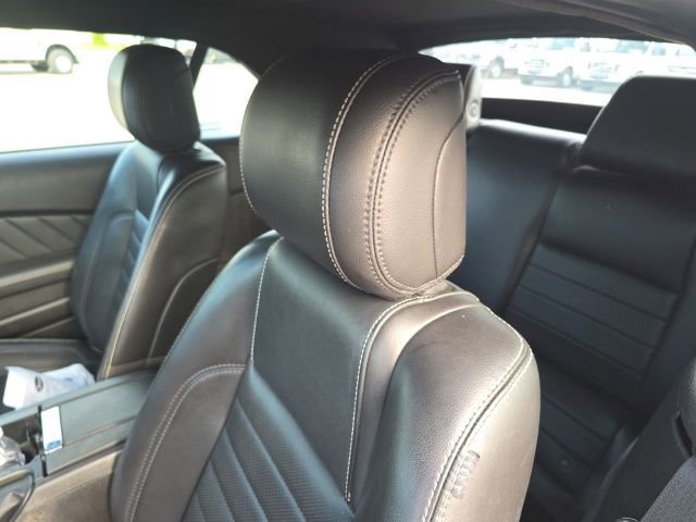 Used 2013 Ford Mustang Premium RWD image 8