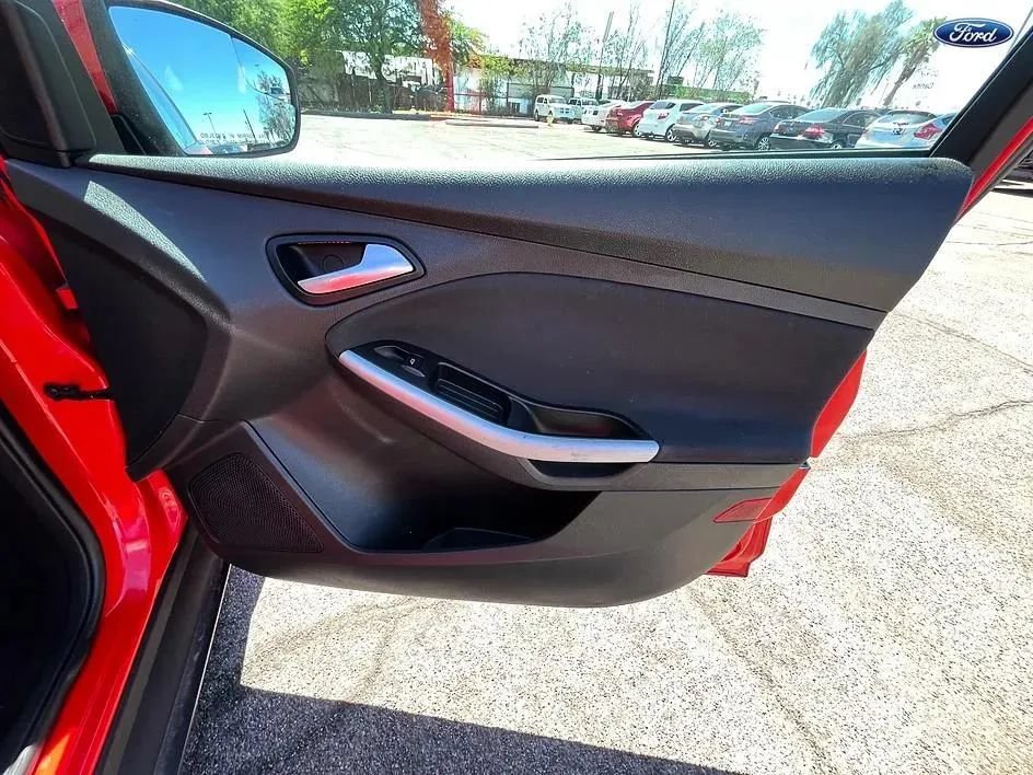Used 2013 Ford Focus SE FWD image 15