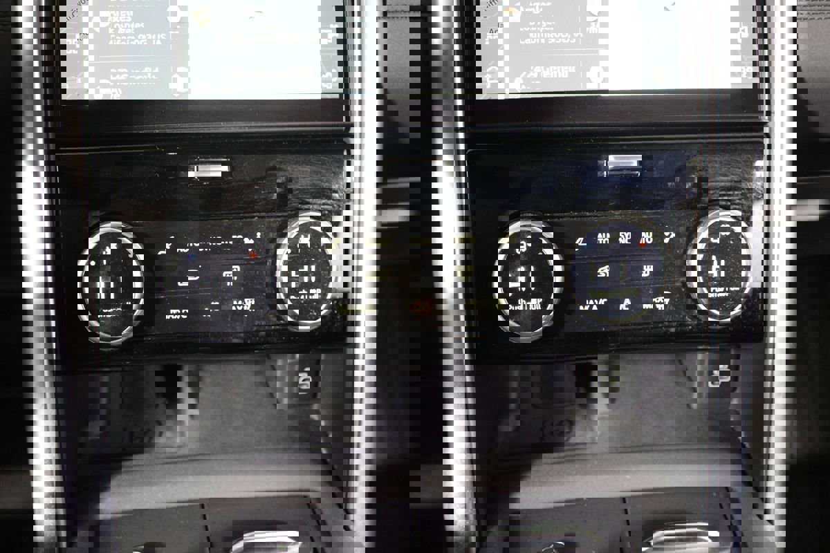 Used 2022 Land Rover Discovery S image 20