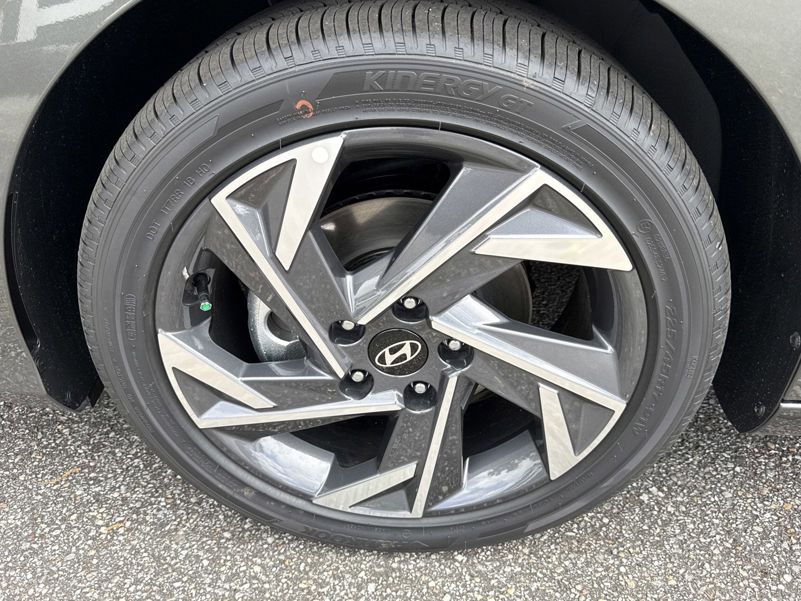 New 2026 Hyundai Elantra Limited FWD image 9