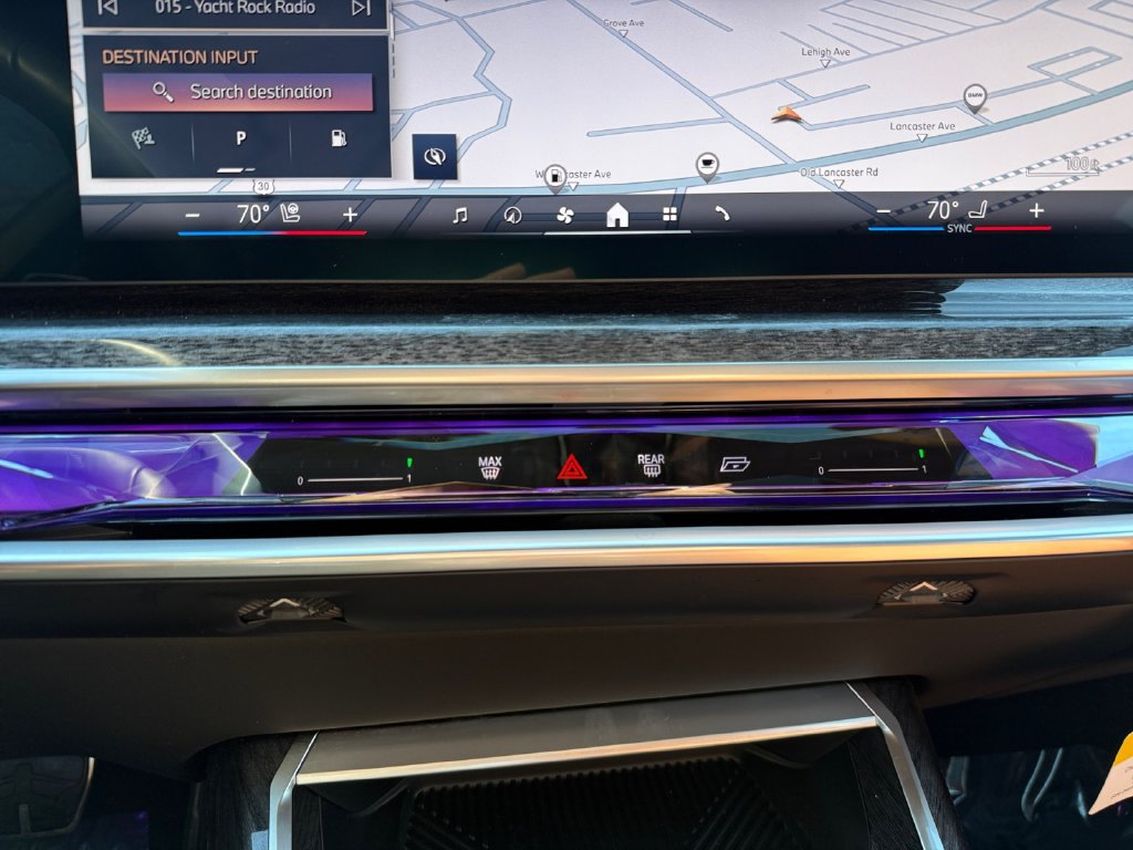 Certified 2026 BMW 750e xDrive AWD/4WD image 29