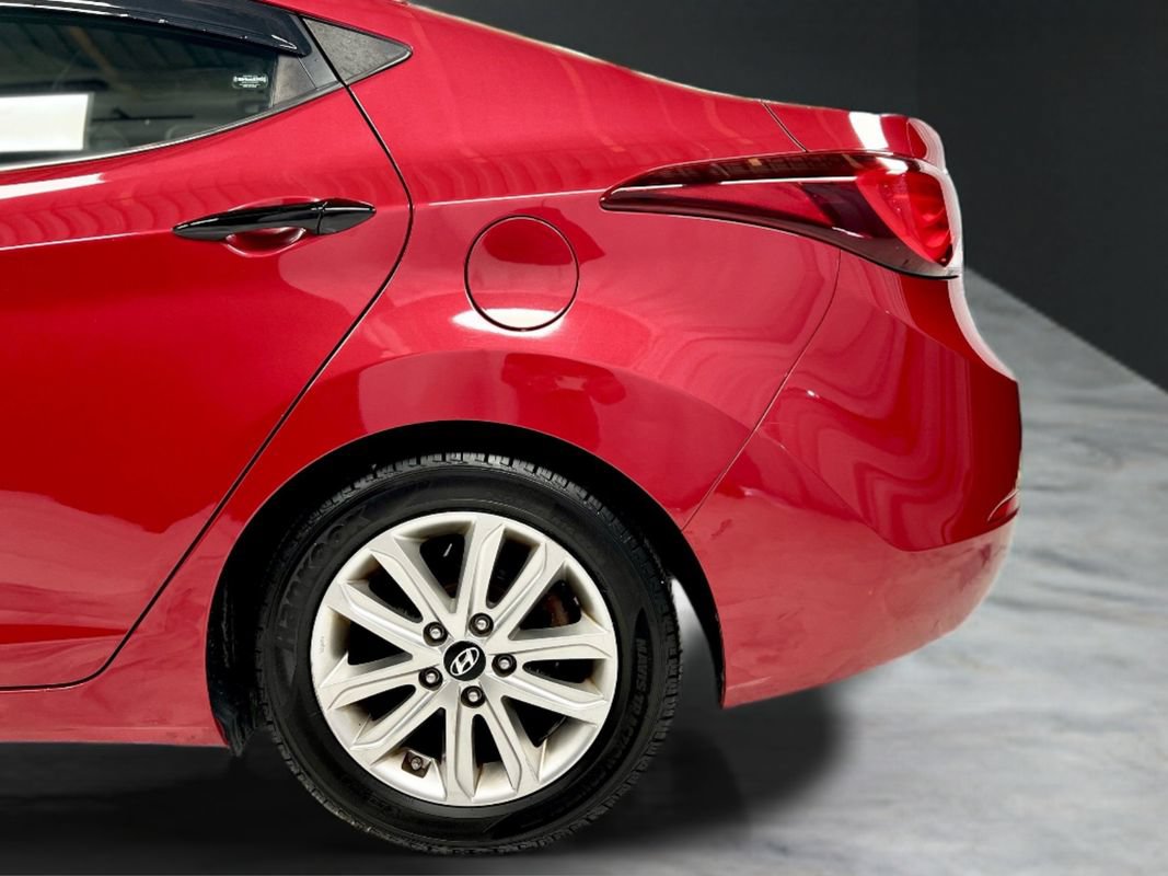 Used 2015 Hyundai Elantra SE w/ Option Group 03 FWD image 12