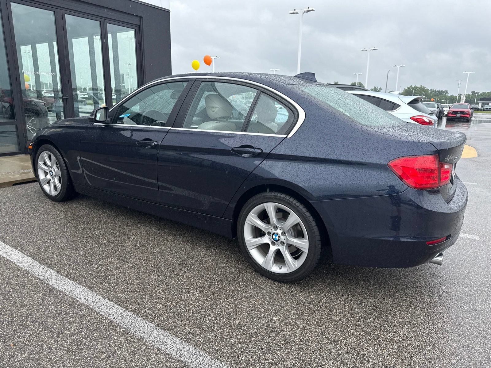 Used 2015 BMW 320i xDrive Sedan AWD/4WD image 4