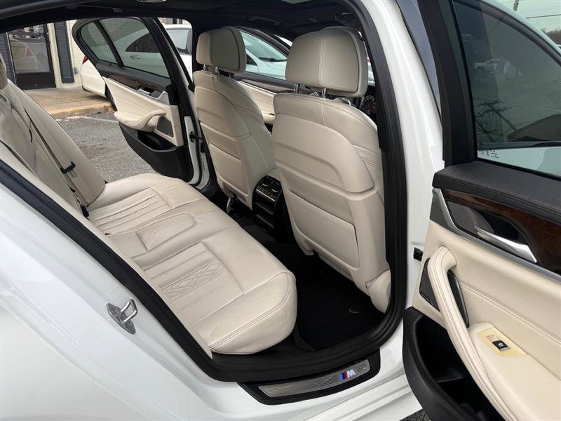 Used 2018 BMW M550i xDrive M550i AWD w/EXECUTIVE & DRIVE image 19