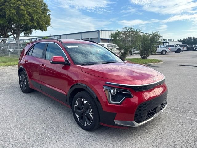 Used 2025 Kia Niro Wind w/ Wind Preserve Package FWD image 3