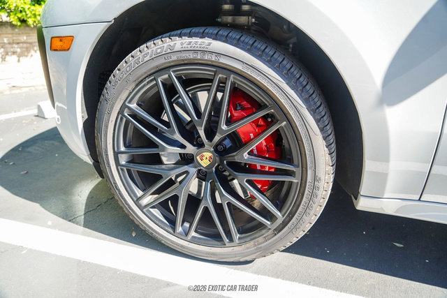 Used 2025 Porsche Macan GTS AWD/4WD image 65