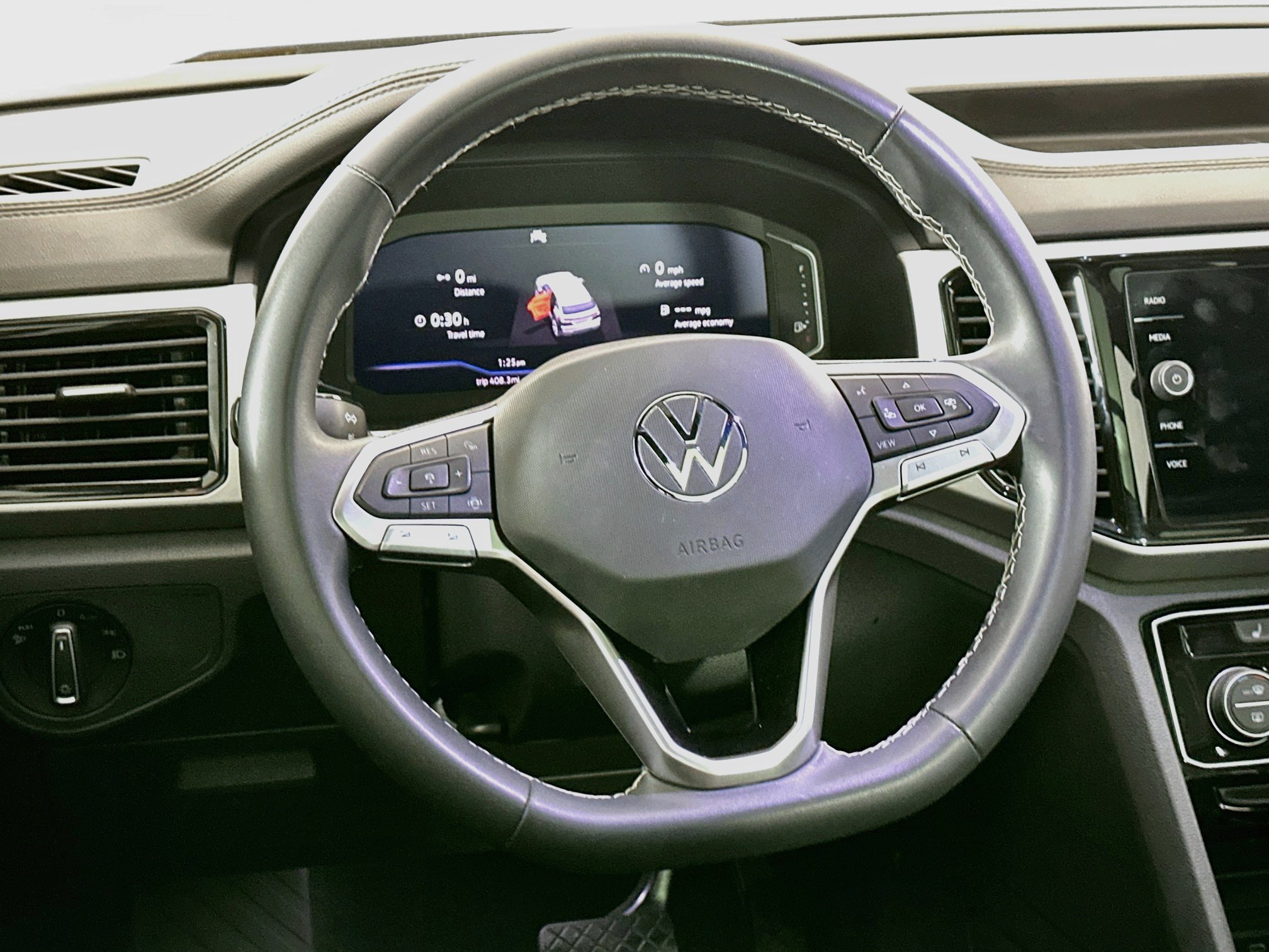 Used 2023 Volkswagen Atlas Cross Sport SE w/ Panoramic Sunroof Package FWD image 18