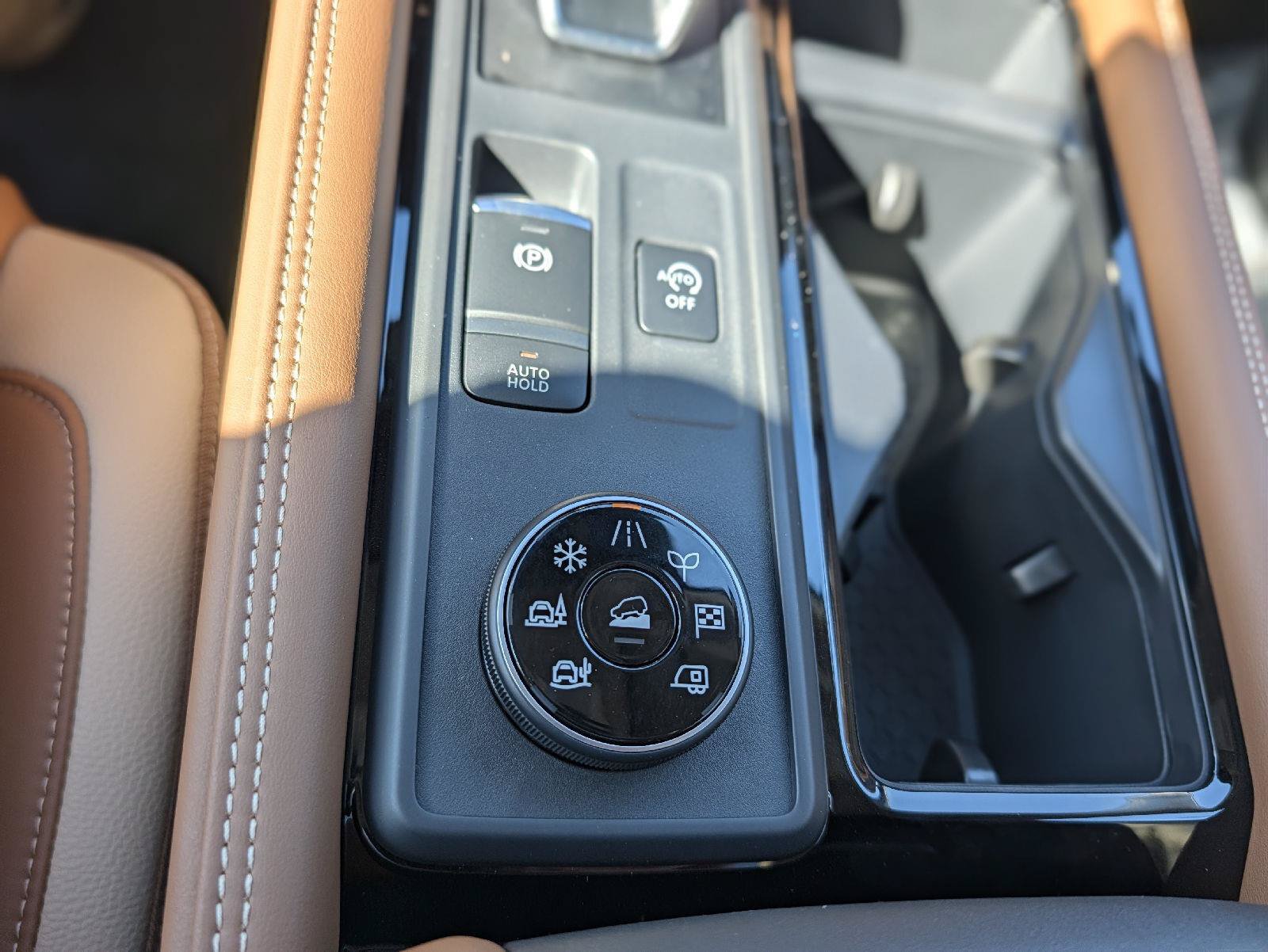 New 2026 Nissan Pathfinder Platinum AWD/4WD image 29