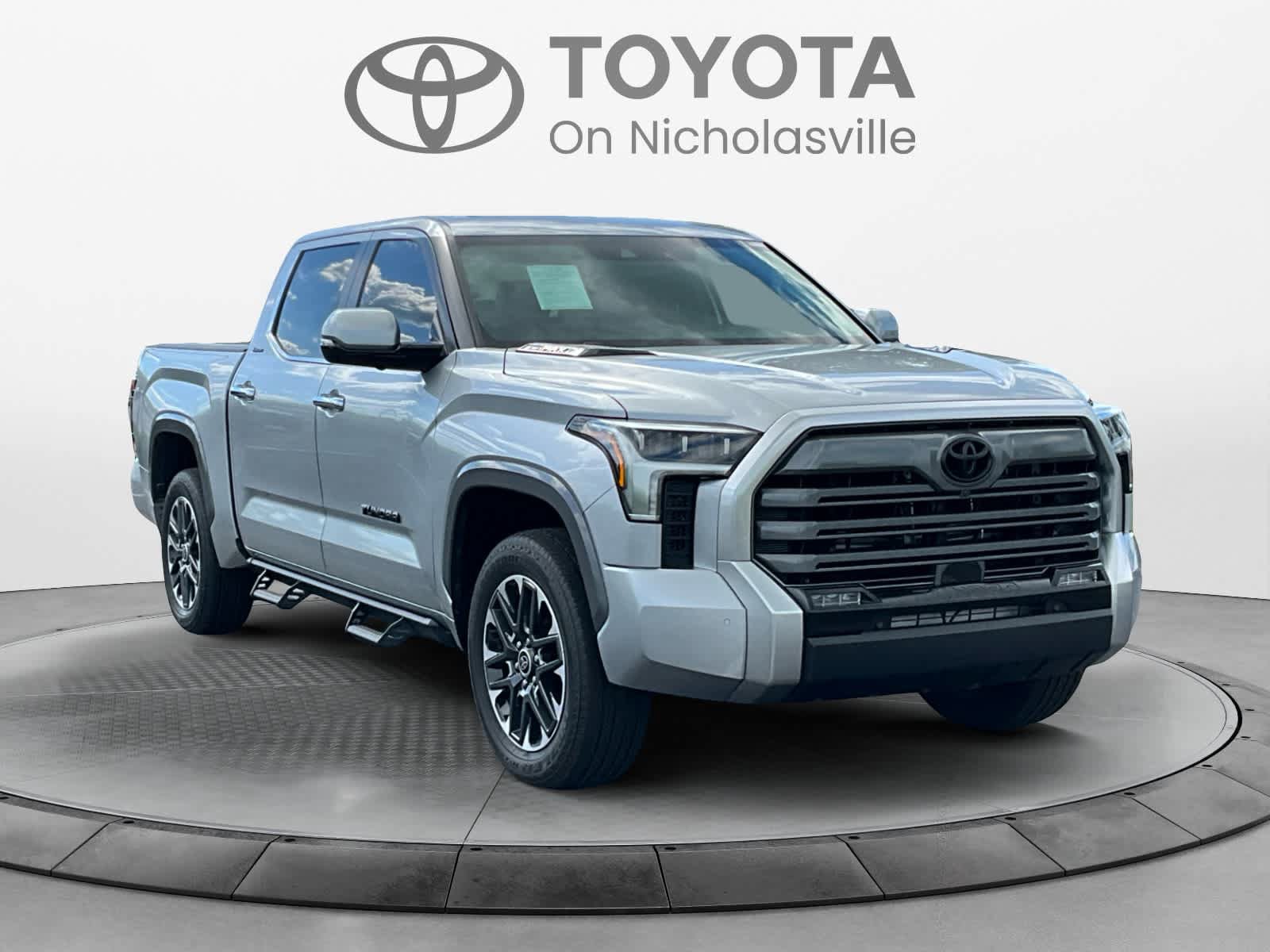 Used 2024 Toyota Tundra Limited AWD/4WD image 7