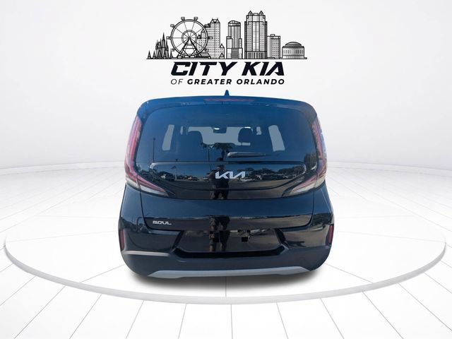 Certified 2025 Kia Soul LX w/ LX Technology Package FWD image 5