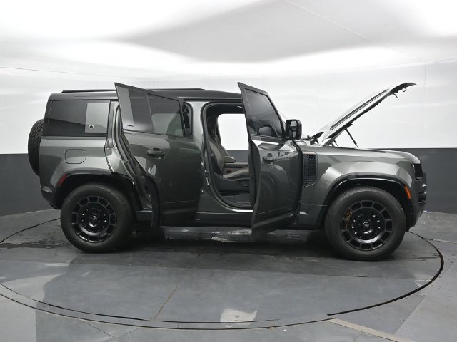 Used 2025 Land Rover Defender 110 AWD/4WD image 43